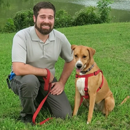 Jon Horwitz a Virginia Beach Dog Trainer and his Dog showing offer her tricks