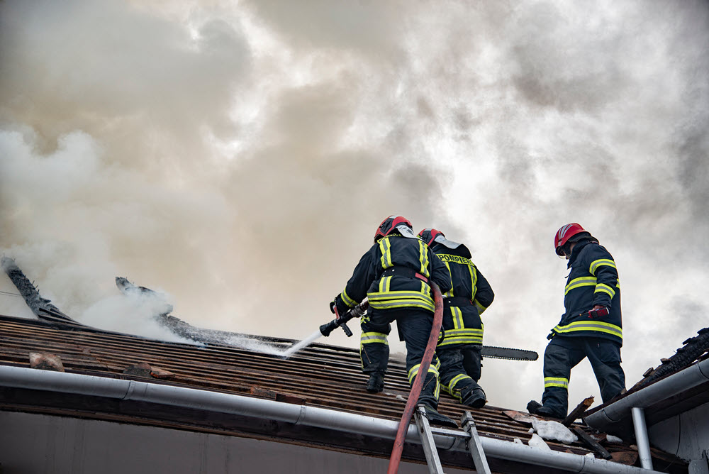 Q Builders shares story about how Canadian roofing contractor saves family from house fire