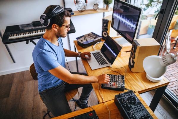 AIMM Launches Online Music Production Degree